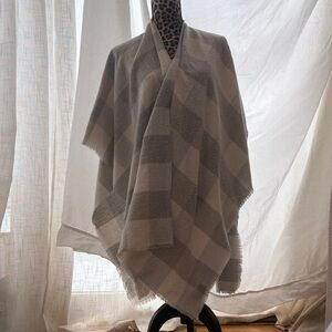 Elegant Gray and Cream Checkered Blanket Scarf